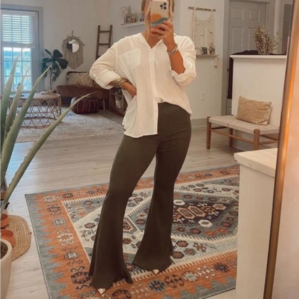 NWOT Aerie Groove-On Rib Velour Flare Pant